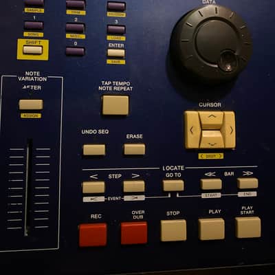 Akai MPC2000XL MCD MIDI Production Center image 5