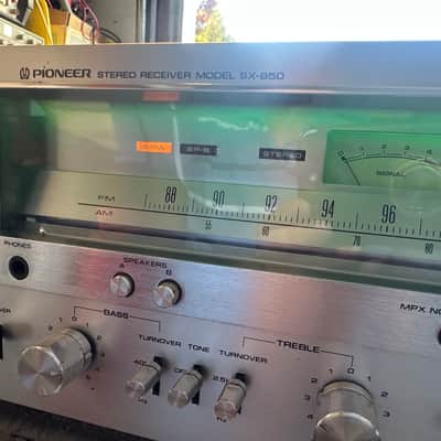 Pioneer SX-850 65-Watt Stereo Solid-State Receiver 1976 - 1978 - Silver image 2