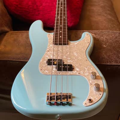 Fender Japan Exclusive Limited Edition 2023 FSR Daphne Blue Precision Bass Alder with Matching Headstock image 13