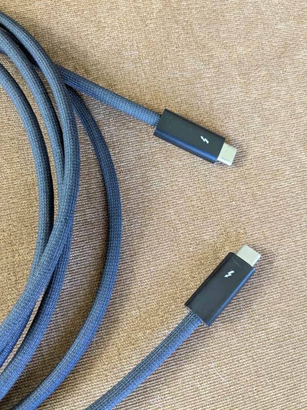 Apple Thunderbolt 4 (USB-C) PRO Cable - 3 Meters 2024 image 1