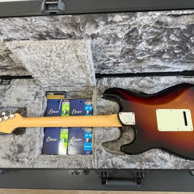 Fender American Elite Stratocaster - 2017 - 3-Color Sunburst, HSS Shawbucker, Ebony Fretboard, Noiseless Pickups image 12