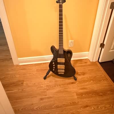 Mint condition Warwick TeamBuilt Idolmaker Pro Series, 4-String - Lefthand Solid Black High Polish Aged look image 1
