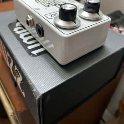 Pedal Pawn Fuzz 2020 - 2021 - White image 2