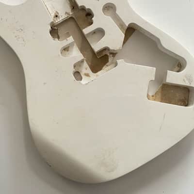 White HSH Guitar DIY Project Body image 10