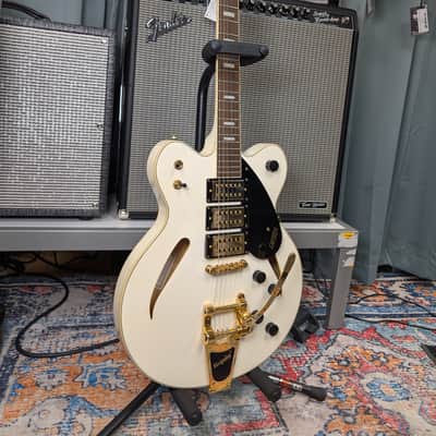 Gretsch G2627TG Streamliner Center Block 3-Pickup 2020 - 2021 - White image 1
