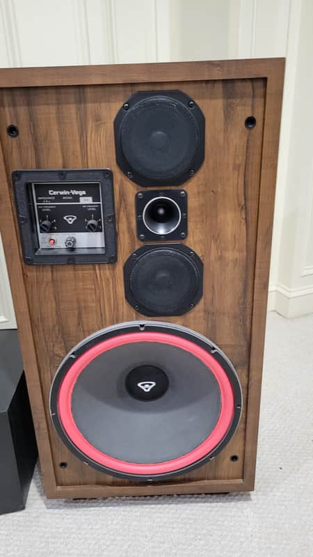 Cerwin-Vega D9 Walnut Bild 1