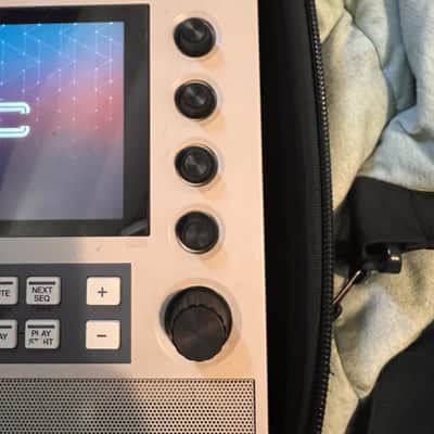 Akai MPC Live II Standalone Sampler / Sequencer Retro Edition 2020 - Present - Grey image 9