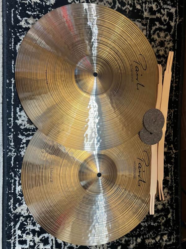 Mint Paiste 18” Signature Symphonic - Heavy Hand Cymbals, Pair image 1