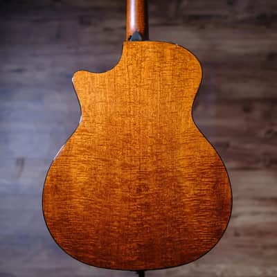 Taylor Custom Grand Auditorium 2022 - Natural image 2