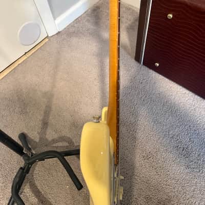 Fender Player Plus Stratocaster HSS HT 2024 - Buttercream image 4