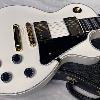 NEW! Gibson Les Paul Custom - Alpine White - Ebony Board - Authorized Dealer - 10lbs - G06473 image 4