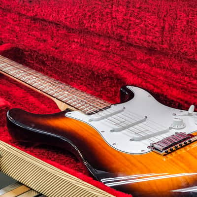 1990 Fender Custom Shop Deluxe Stratocaster image 2