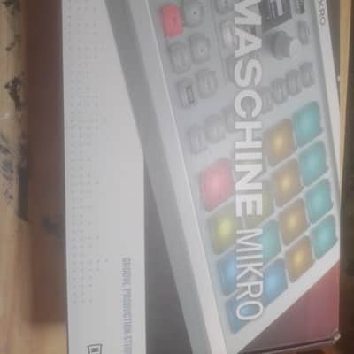Native Instruments Maschine Mikro MKII 2010s - White Bild 2