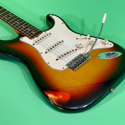 Fender Stratocaster 1967 Super Rare! - 3-color Sunburst image 5