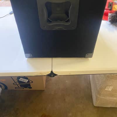 Powered 1x10" Compact 250w Subwoofer Speaker Cab image 4