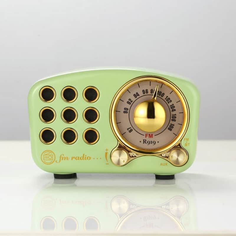 Vintage Radio-Green image 1
