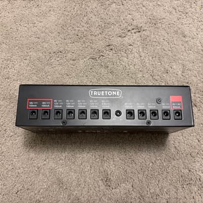 Truetone 1 SPOT Pro CS12 Power Supply w/Box, Cables, Mounting Brackets and Manual image 4