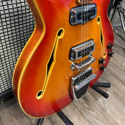 Fender Coronado II with Maple Fretboard 1967 - Sunburst image 6
