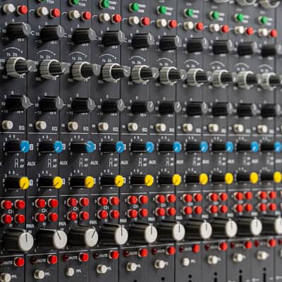 Studer 962 14/4 Analog Mixing Console – For Parts / Repair, AS-IS image 3