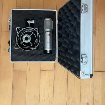 sE Electronics sE2200a Large Diaphragm Cardioid Condenser Microphone 2009 - 2012 - Silver image 3