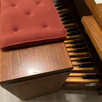 Allen Organ w/ Allen Speakers, 32-Note Pedalboard & Bench! Excellent image 6