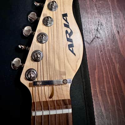 Aria Travel Guitar with Built In Speaker and Gig Bag image 7