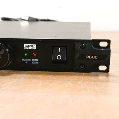Furman PL-8C 15A Classic Series Power Conditioner with Lights CG013PD image 2