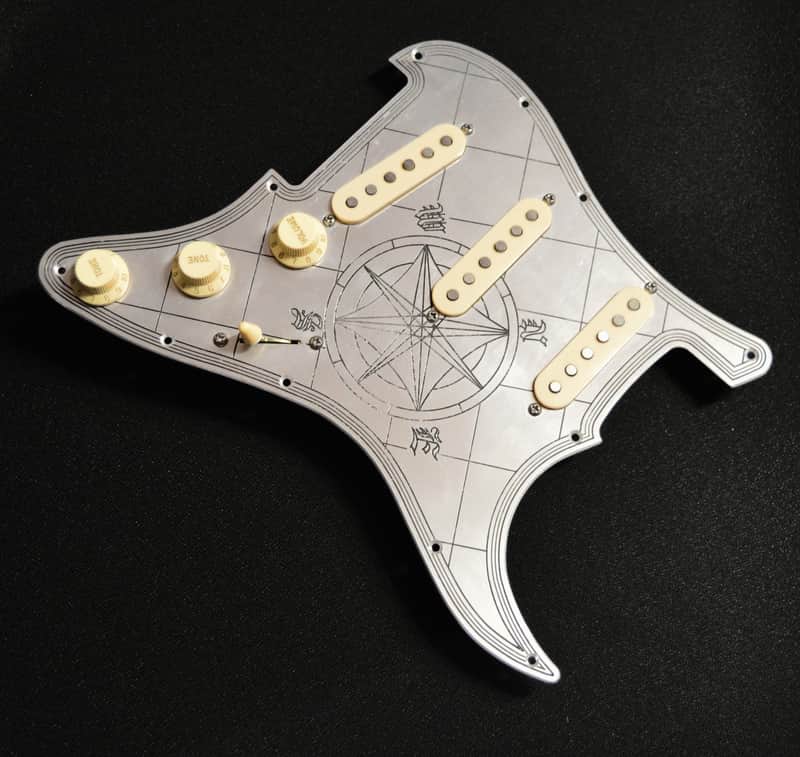 David Allen Pickups "AP Texas Flood" USA Pickguard stratocaster "B,W & R Japan" - aluminium - image 1