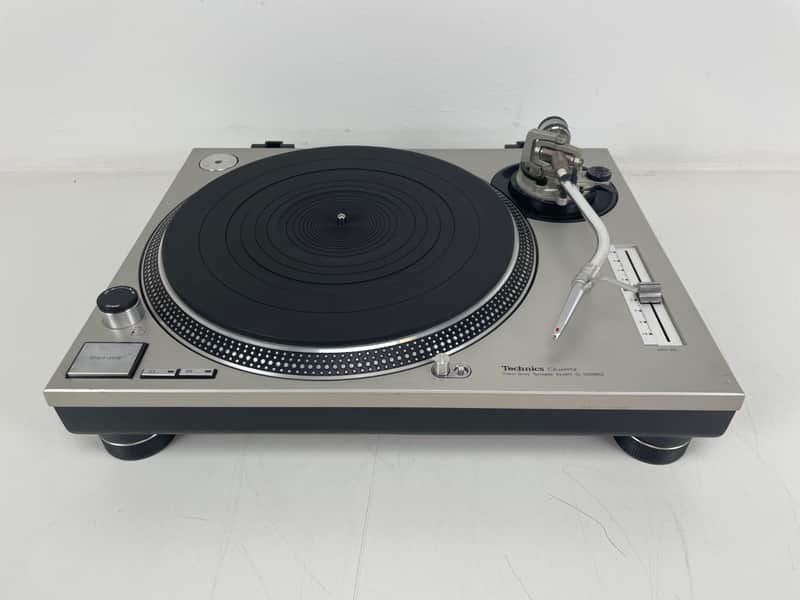 Technics SL-1200MK2 Turntable - Without Dustcover - With Ortofon Concorde