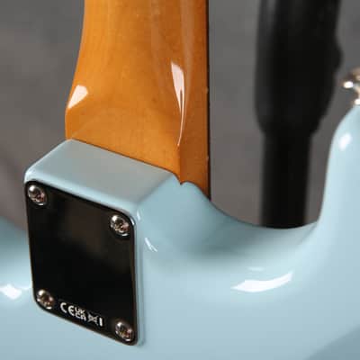 Fender Vintera III Early 60s Stratocaster - Sonic Blue - 2nd Hand image 9