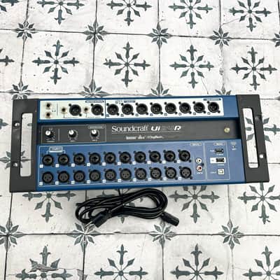 Soundcraft Ui24R 24-Channel Digital Mixer/USB Recorder w/ Wireless