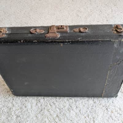 Boosey & Hawkes Matched pair B flat & A Early 1950s - B flat: Grenadilla wood body with a composite bell. A: Premium all-wood Grenadilla body and bell. image 4