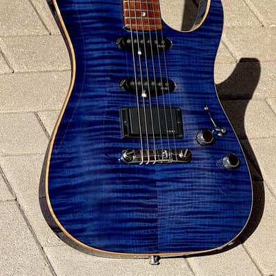 Fender Stratocaster FMT Set Neck 2001 - crazy cool Custom Shop See-Thru Blue w/a carved flamey Maple top ! image 3