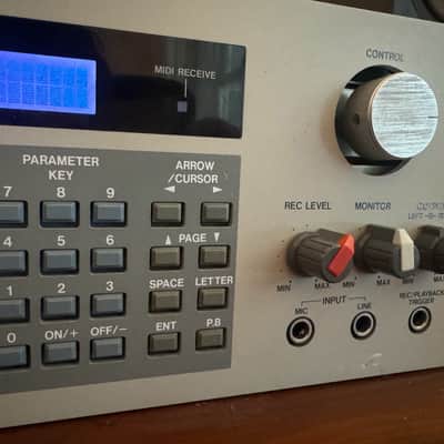 Akai S950 MIDI Digital Sampler 1988 - White image 14