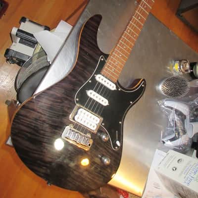 Yamaha Pacifica PAC612V Electric Guitar Translucent Black Pre-Owned image 1