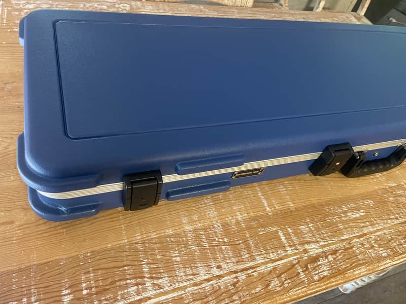 Fender Tele/Strat TSA hardshell guitar case by Crossrock 2026 - Blue image 1