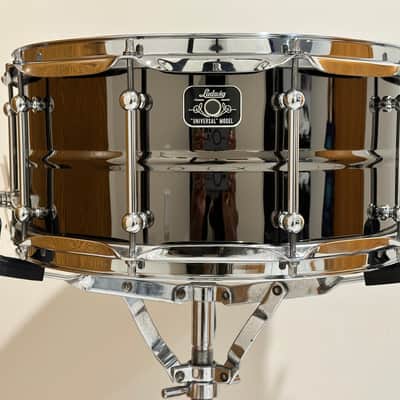 Ludwig LU6514C Universal Brass 6.5x14" Snare Drum with Triple Flange Hoops 2022 - Present - Black Nickel over Brass with Chrome Hardware image 3