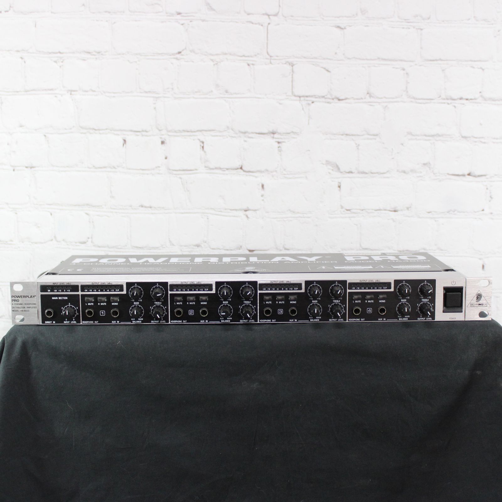 Behringer Powerplay Pro HA4600 4-Channel Headphone Amplifier Behringer Powerplay Pro HA4600 4-Channel Headphone Amplifier