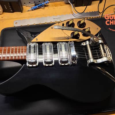 1989 Rickenbacker 325V59 Jetglo OHSC image 13