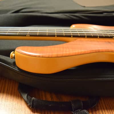 STR LS44P 2006 Burl Walnut Fretless image 9