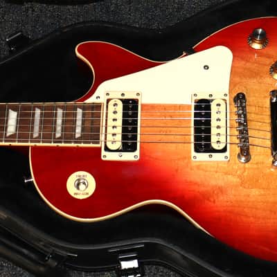 Gibson Les Paul Classic Cherry Sunburst with case 2023 image 3