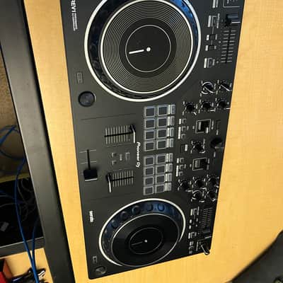 Pioneer DDJ-REV1 2-Channel DJ Controller 2022 - Present - Black image 3