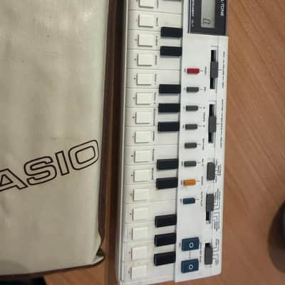 Casio VL-1 VL-Tone 29-Key Synthesizer Keyboard 1979 - 1984 - White image 4
