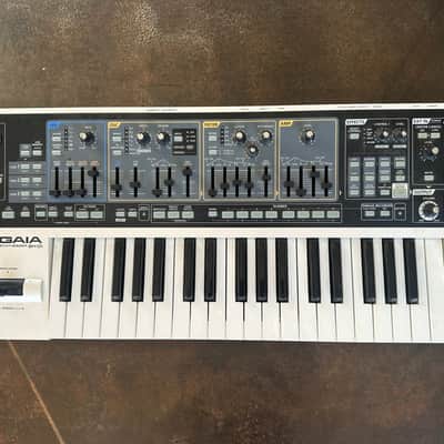 Roland SH-01 GAIA 37-Key Digital Synthesizer | Reverb