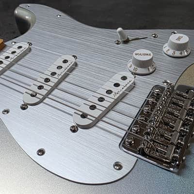 Fender H.E.R. Stratocaster BRAND NEW Limited Edition Artist Signature Custom Chrome Glow Anodized Aluminum 60s Vintage Spec Noiseless Pickups HER Strat Color Change Flip Flop Paint Guitar image 10