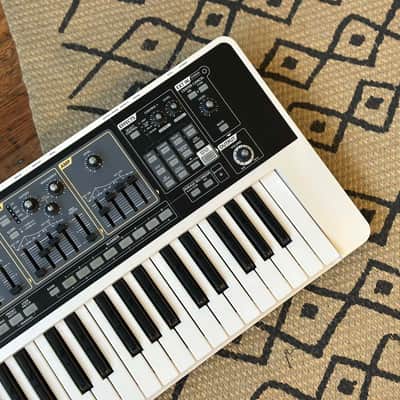 Roland SH-01 GAIA Virtual Analog Synthesizer image 3