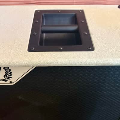 VICTORY V40 DELUXE HERITAGE SERIES 42 WATT GUITAR AMP HEAD WITH VICTORY V112cc Open Back Cab image 6