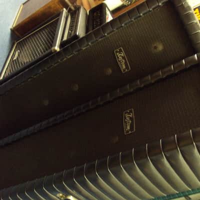 ONE PAIR KUSTOM VINTAGE 302 PA SPEAKER CABINETS TUCK AND ROLL! image 2