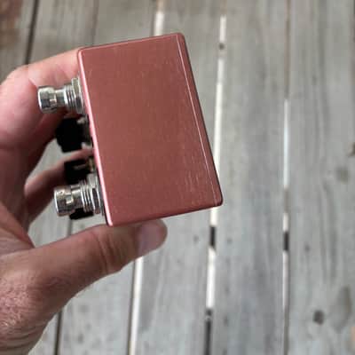 Walrus Audio Monument Harmonic Tap Tremolo V2 2018 - Present - Coral / Black electric guitar pedal image 14