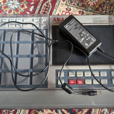 Akai MPC Live II Special Retro Edition DAW + Fabric / OPx-4 Plugin + Decksaver + Data Wheel image 2